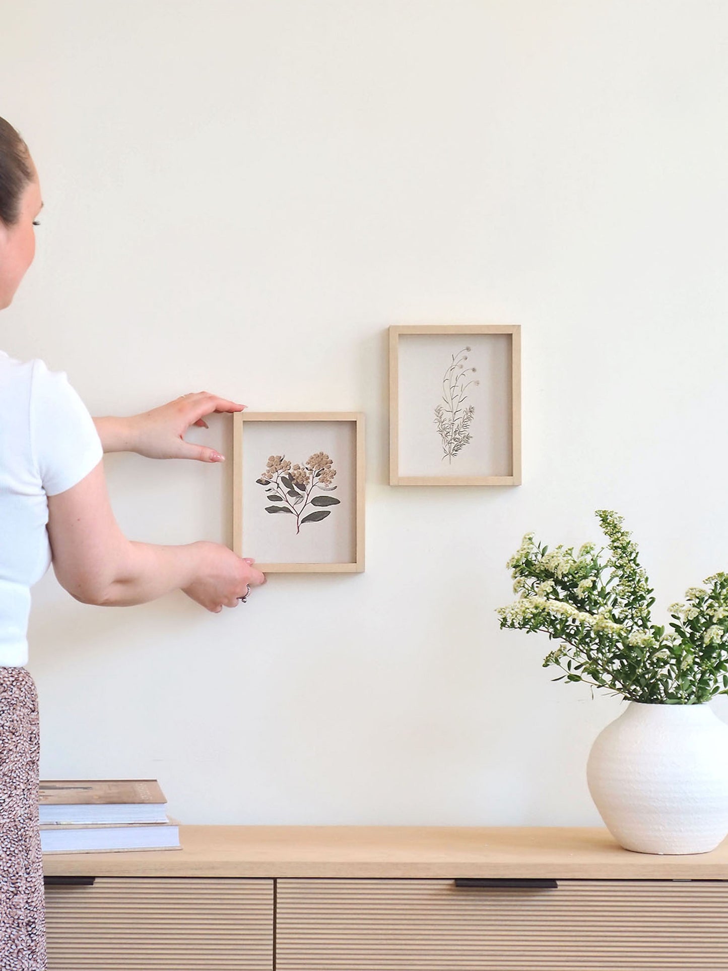 White Scabious Framed Print 8.5x7'
